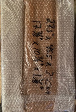 Load image into Gallery viewer, 45.5 x 27.3 x 2,5 cm - 17 ²⁹/₃₂" x 10 ³/₄" x 1"